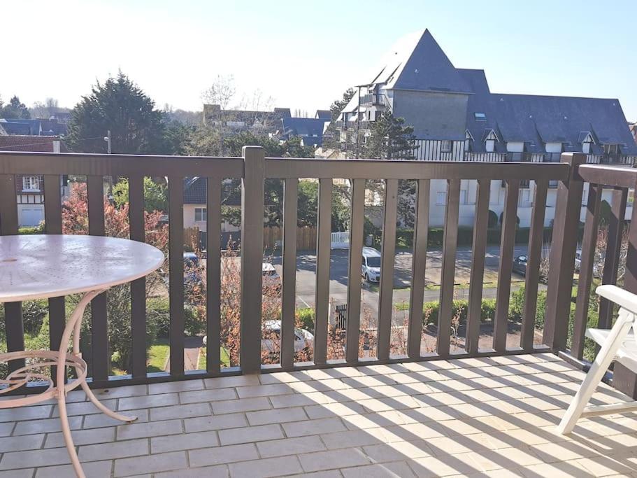 Cabourg Cosy, Appartement Refait A Neuf, 5 Min A Pied De La Mer Exterior foto